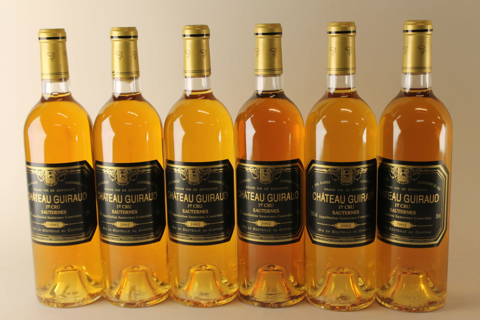 Château Guiraud 2002: Château Guiraud 2002 Sauternes, 1er Grand Cru Classé U. BN, excellent appearance W 12 bottles Per lot €380 - 480 Size bottles Condition U. BN, excellent appe