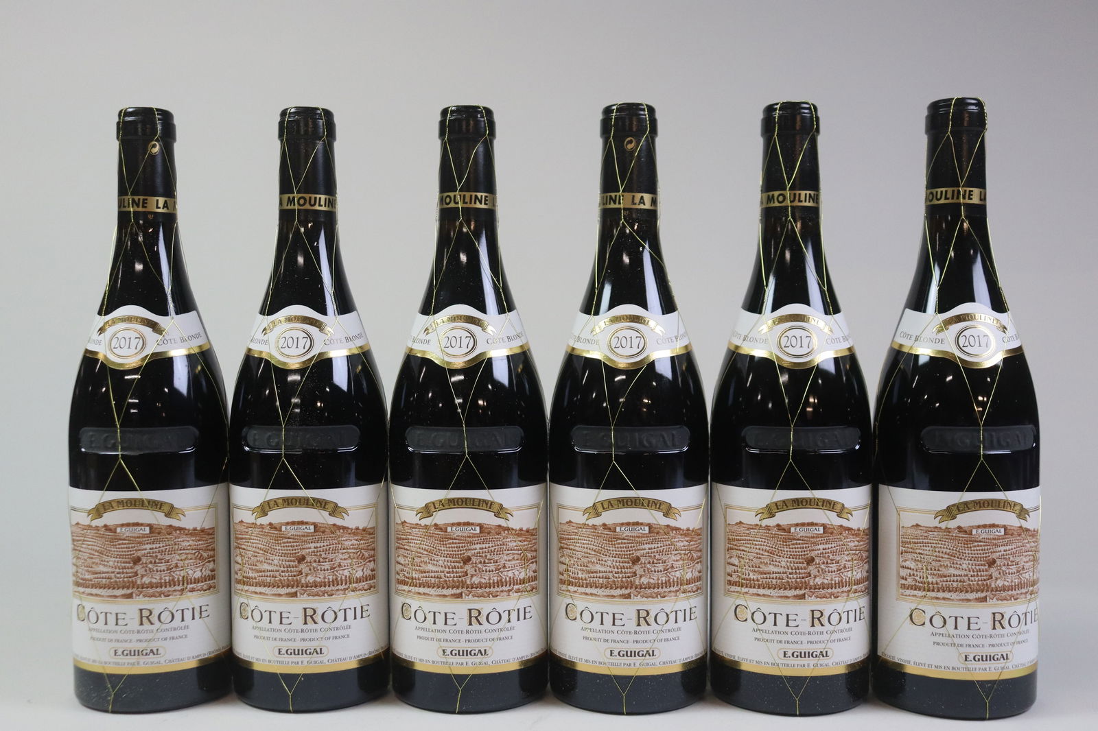 Côte-Rôtie 'La Mouline' 2017: Côte-Rôtie 'La Mouline' 2017 E. Guigal, Ampuis Excellent level and appearance R 6 bottles Per lot €1200 - 1600SizebottlesConditionExcellent level and appearanceExhibited(OWC)