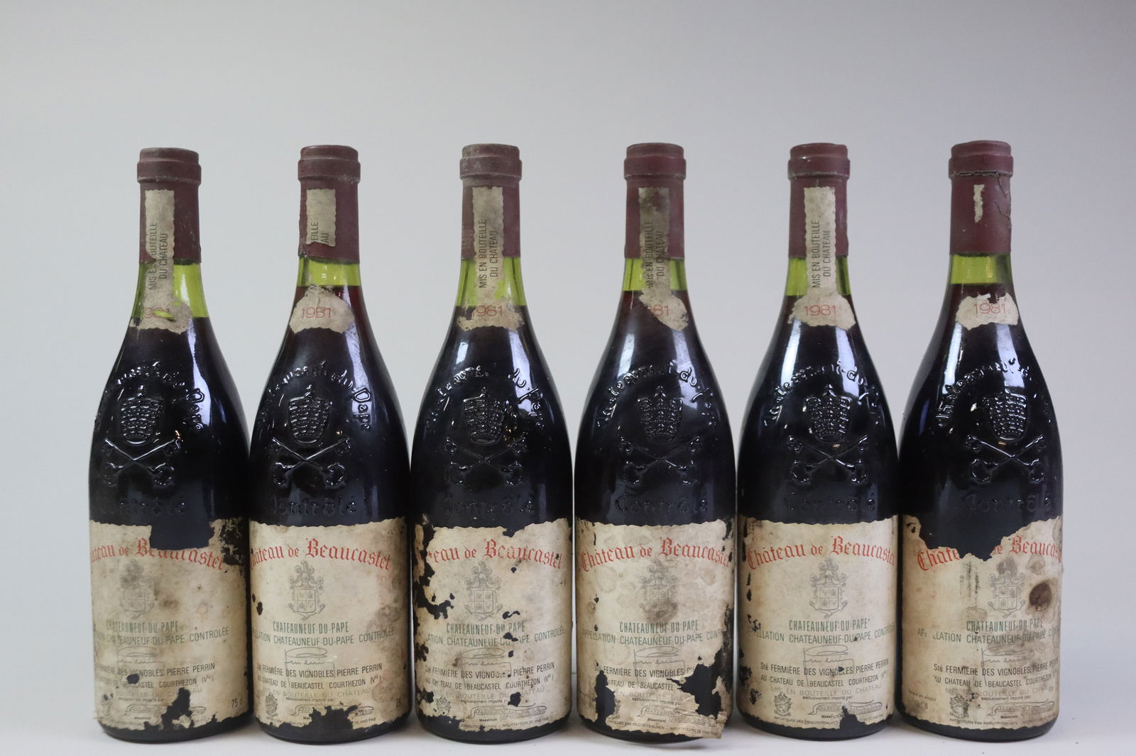 Châteauneuf-du-Pape 1981: Châteauneuf-du-Pape 1981 Château de Beaucastel, Courthézon U. 3.5cm BC or better, STL, SCL, CC R 6 bottles Per lot €320 - 420SizebottlesConditionU. 3.5cm BC or better, STL, SCL,