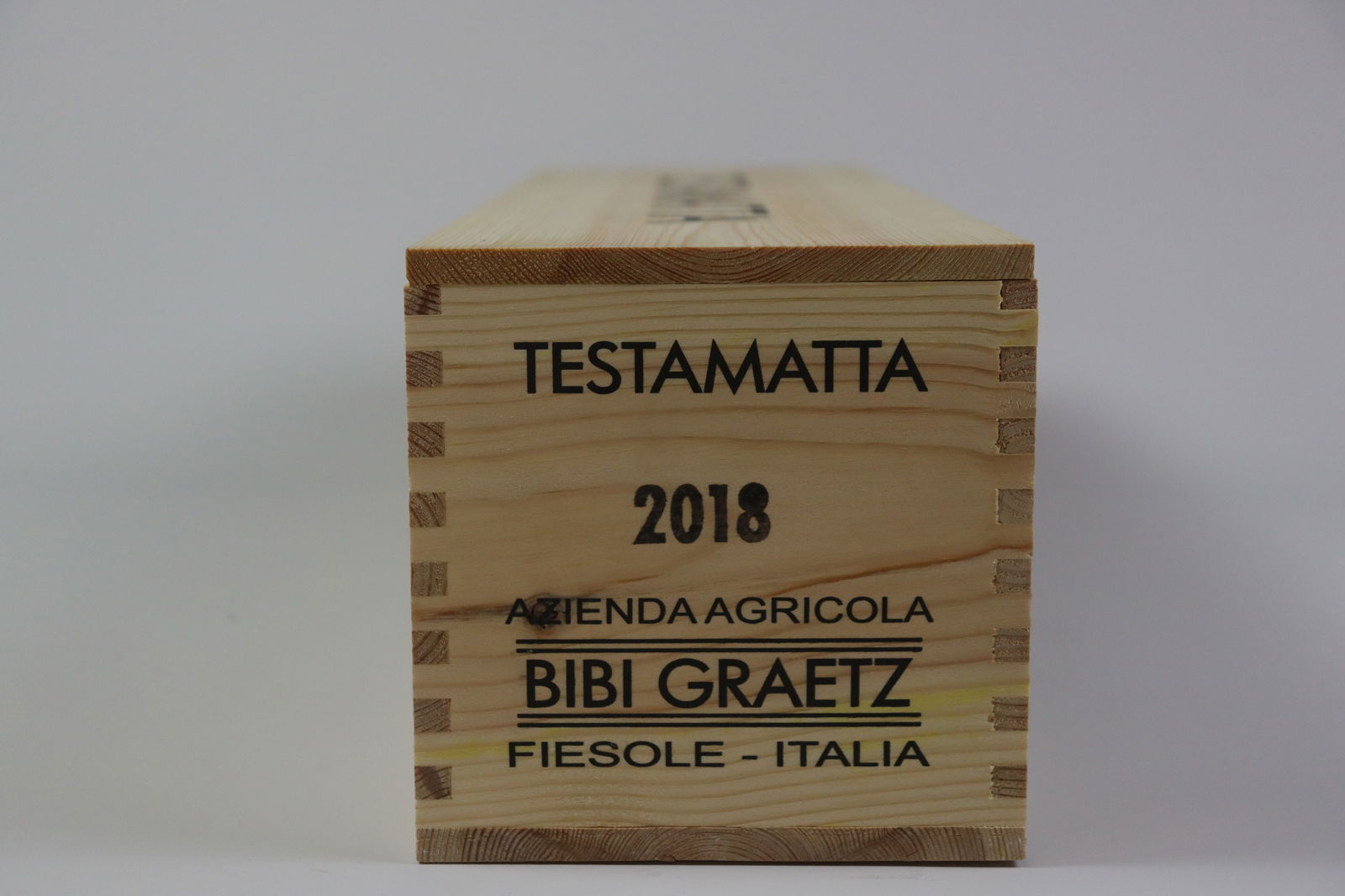 Toscana IGT Rosso 'Testamatta' 2018: Toscana IGT Rosso 'Testamatta' 2018 Bibi Graetz, Fiesole Excellent level and appearance R 1 double magnum - 3ltr Per lot €320 - 420Sizedouble magnum - 3ltrConditionExcellent level and