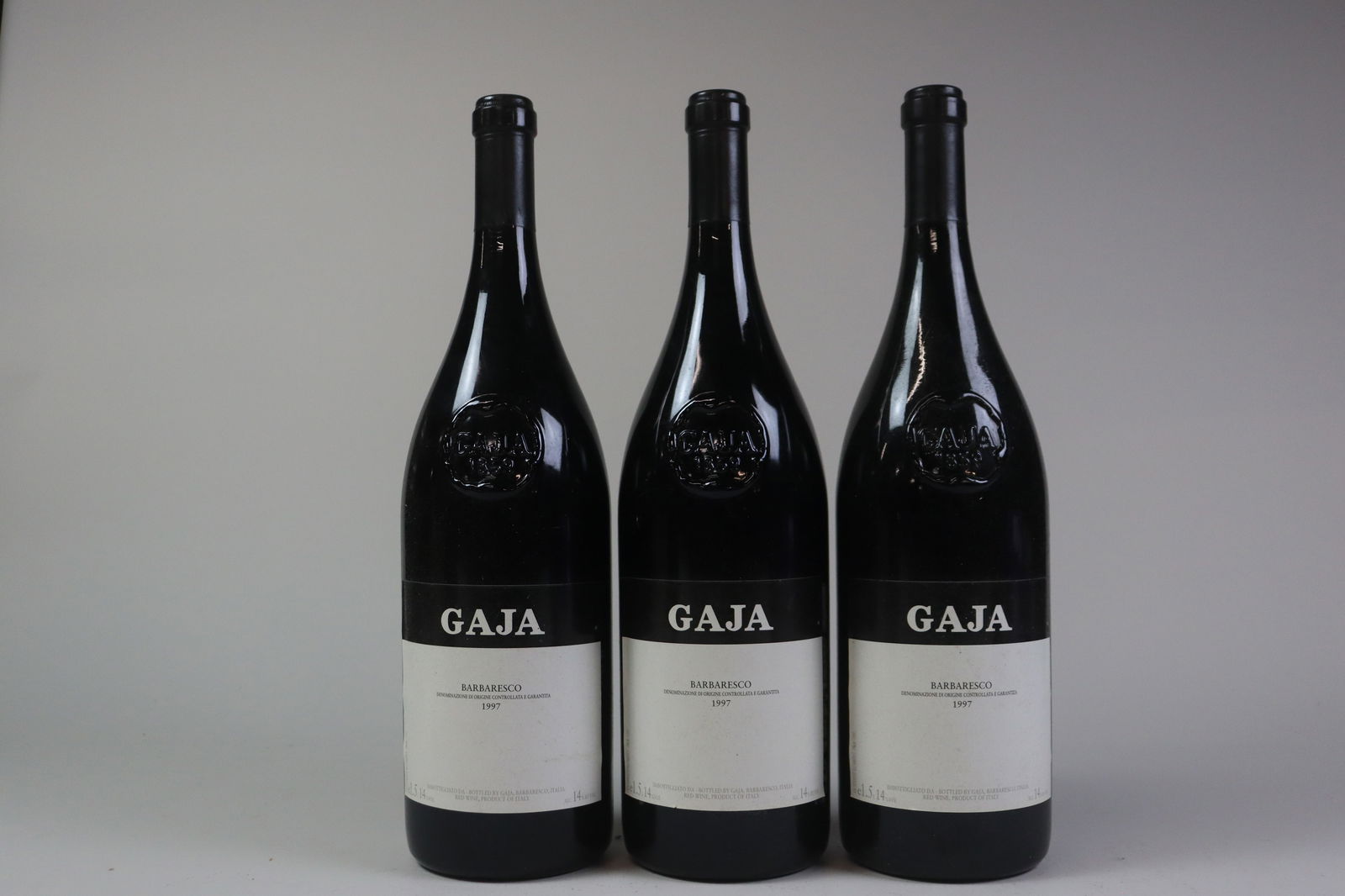 Barbaresco 1997: Barbaresco 1997 Gaja, Barbaresco U. 1.5cm BC or better, excellent appearance R 6 magnums - 1.5ltr Per lot €2600 - 3400 Size magnums - 1.5ltr Condition U. 1.5cm BC or b