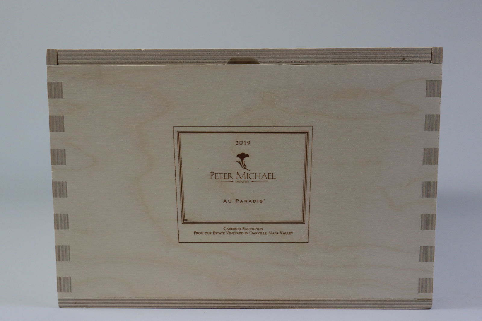 † Cabernet Sauvignon 'Au Paradis' 2019: Cabernet Sauvignon 'Au Paradis' 2019 Peter Michael Winery, Oakville Excellent level and appearance R 6 bottles Per lot €380 - 480SizebottlesConditionExcellent level and