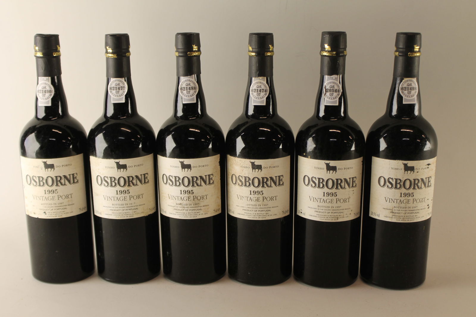 Osborne Vintage Port 1995: Osborne Vintage Port 1995 Bottled in 1997 U. 3.5cm BC, LSTL, LSCL F 12 bottles Per lot €320 - 420SizebottlesConditionU. 3.5cm BC, LSTL, LSCL