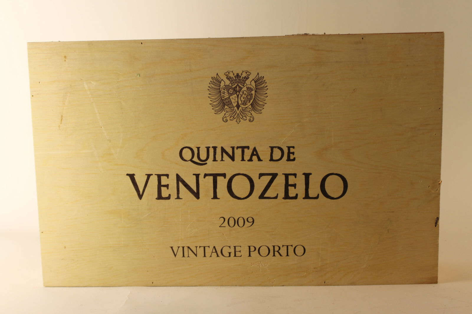Quinta do Ventozelo Vintage Port 2009: Quinta do Ventozelo Vintage Port 2009 Bottled in 2011 U. 3.5cm BC, excellent appearance F 6 bottles Per lot €160 - 220SizebottlesConditionU. 3.5cm BC, excellent appearanceExhibited(OWC)