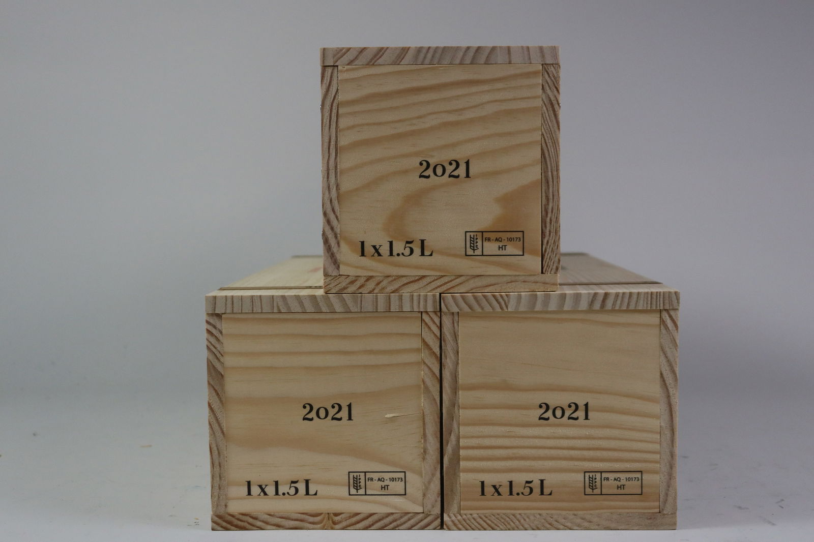 † Château Petit-Village 2021: Château Petit-Village 2021 Pomerol Excellent level and appearance R 3 magnums - 1.5ltr Per lot €260 - 360Sizemagnums - 1.5ltrConditionExcellent level and appearanceProvenance† -