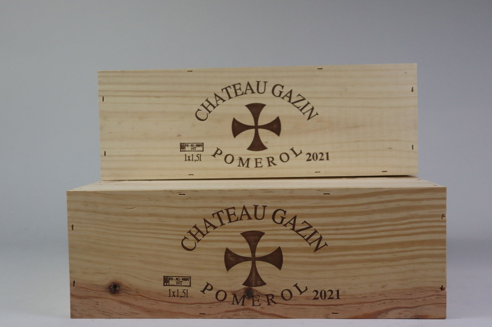 † Château Gazin 2021: Château Gazin 2021 Pomerol Excellent level and appearance R 3 magnums - 1.5ltr Per lot €220 - 320Sizemagnums - 1.5ltrConditionExcellent level and appearanceProvenance† - Please note
