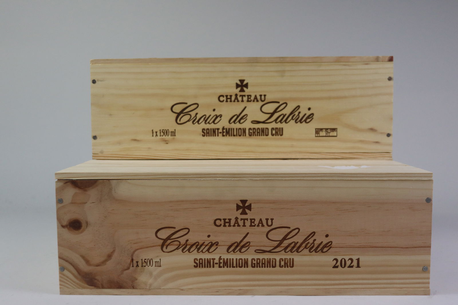 † Château Croix de Labrie 2021: Château Croix de Labrie 2021 Saint-Émilion Grand Cru Excellent level and appearance R 3 magnums - 1.5ltr Per lot €220 - 320 Size magnums - 1.5ltr Condition E