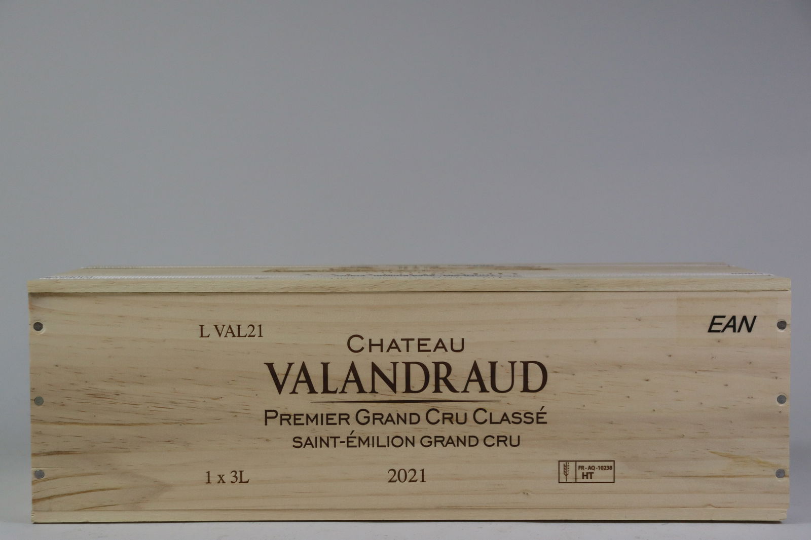 † Château Valandraud 2021: Château Valandraud 2021 Saint-Émilion, 1er Grand Cru Classé B Excellent level and appearance R 1 double magnum - 3ltr Per lot €240 - 340Sizedouble magnum - 3ltrConditionExcellent