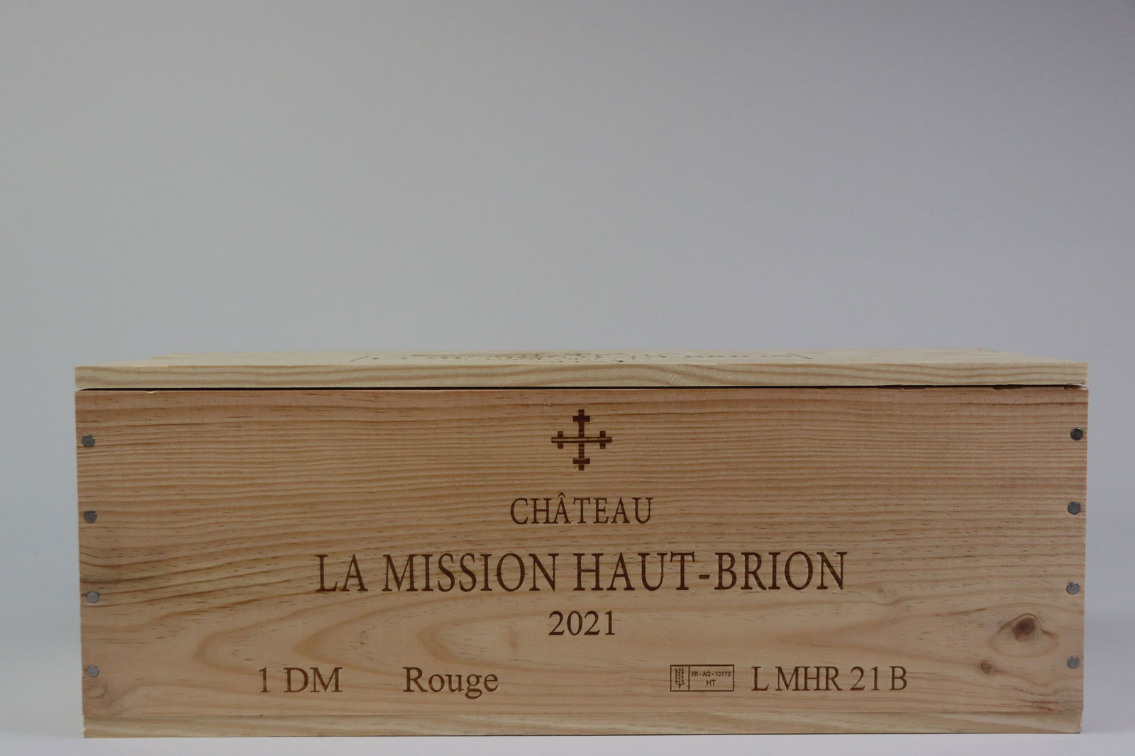 † La Mission Haut-Brion 2021: La Mission Haut-Brion 2021 Pessac-Léognan, Cru Classé Rouge Excellent level and appearance R 1 double magnum - 3ltr Per lot €440 - 550Sizedouble magnum - 3ltrConditionExcellent level