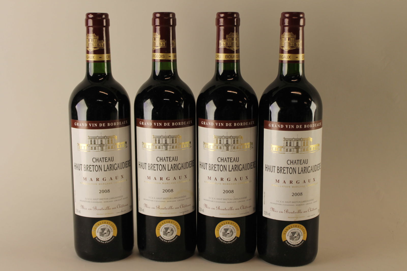 Mixed Lot Bordeaux 2008/2009: Château Haut Breton Lariguadière 2008 Margaux U. IN, excellent appearance R 4 bottles Château Dutruch Grand Poujeaux 2009 Moulis-en-Médoc, Cru Bourgeois U. BN or better, 2LST