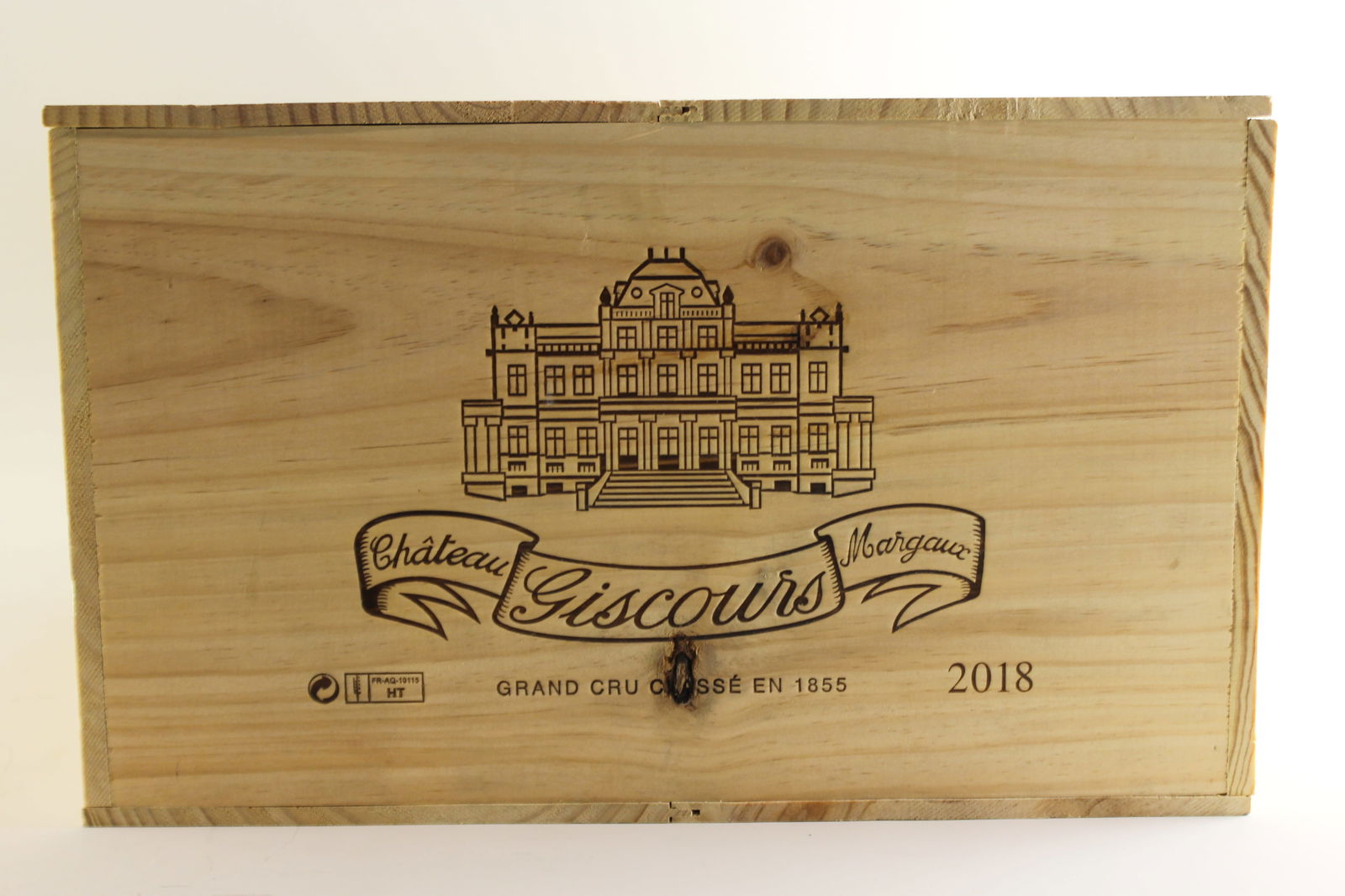 Château Giscours 2018: Château Giscours 2018 Margaux, 3ème Grand Cru Classé Excellent level and appearance R 6 magnums - 1.5ltr Per lot €600 - 800Sizemagnums - 1.5ltrConditionExcellent level and