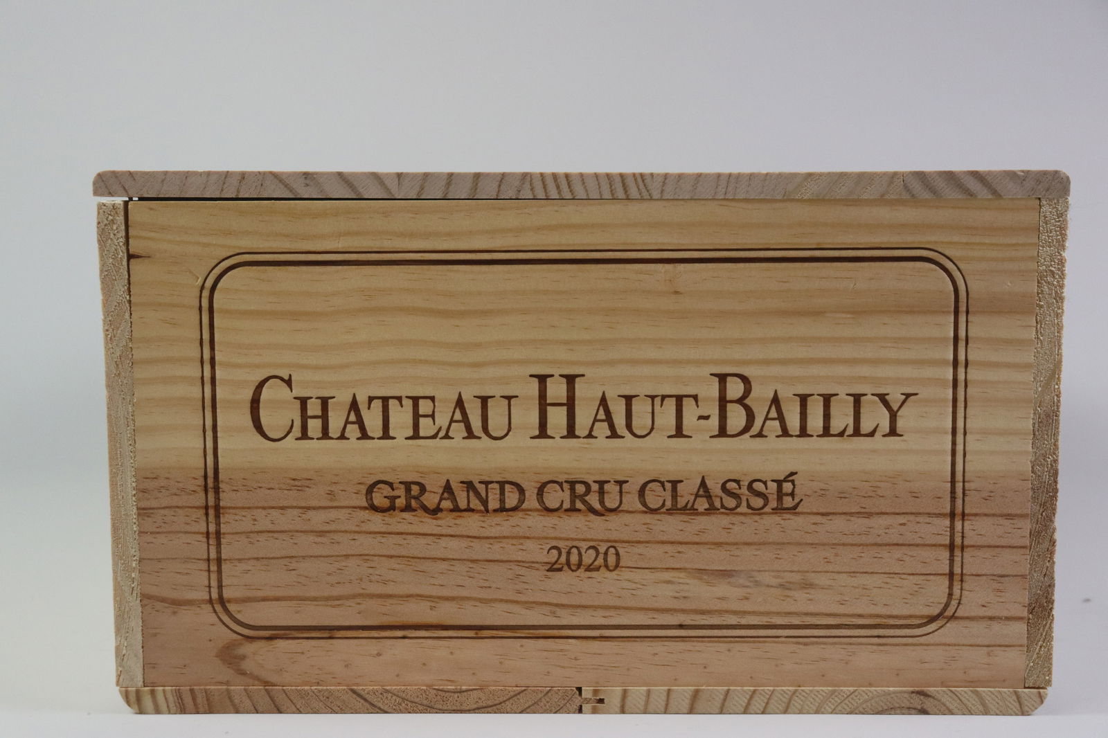 † Château Haut-Bailly 2020: Château Haut-Bailly 2020 Pessac-Léognan, Cru Classé Rouge Excellent level and appearance R 12 bottles Per lot €750 - 1050 Size bottles Condition Excelle