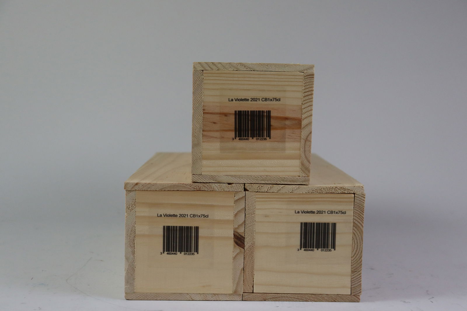 † Château La Violette 2021: Château La Violette 2021 Pomerol Excellent level and appearance R 3 bottles Per lot €400 - 600 Size bottles Condition Excellent level and appearance Prov