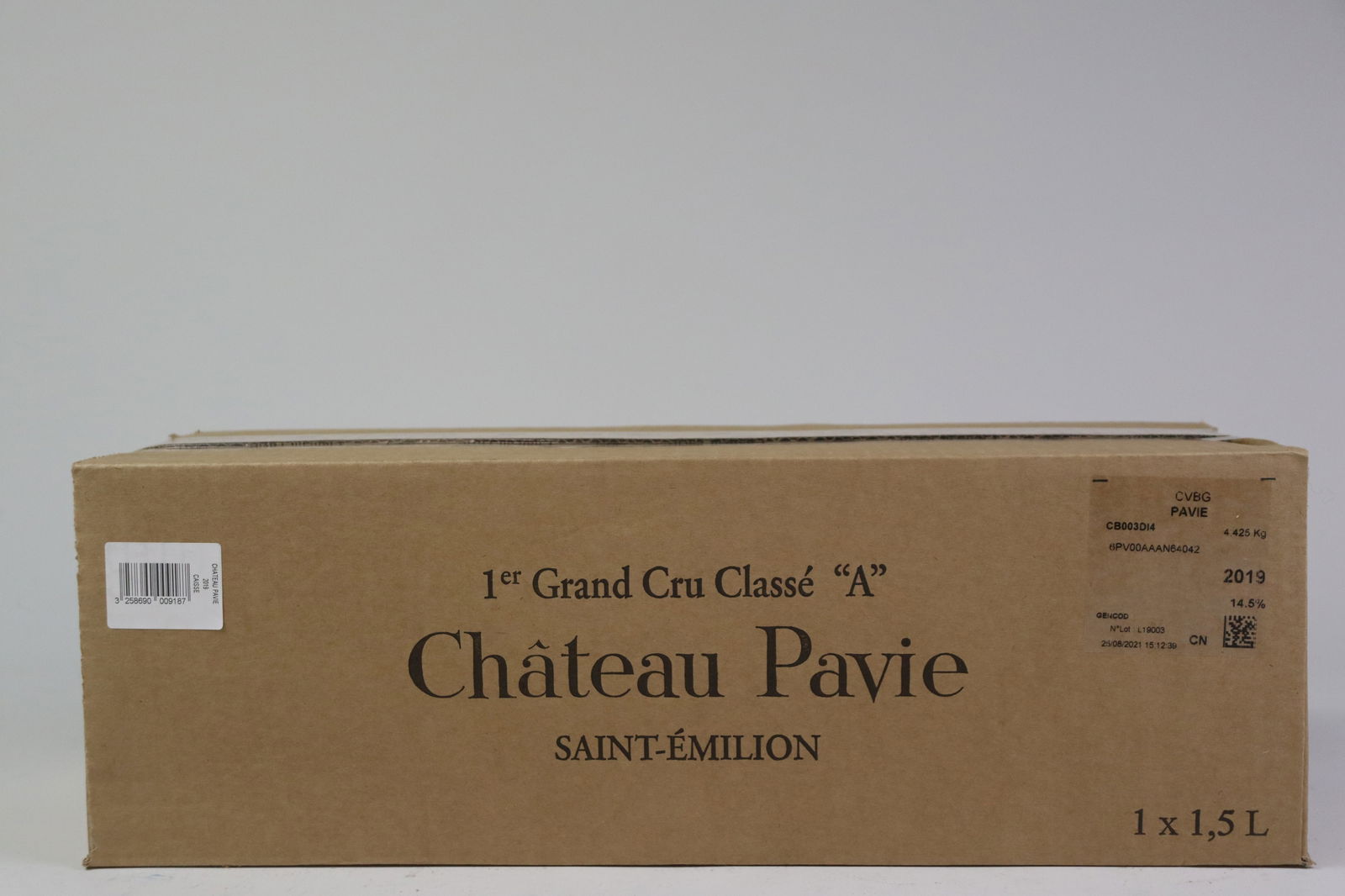 † Château Pavie 2019: Château Pavie 2019 Saint-Émilion, 1er Grand Cru Classé A Excellent level and appearance R 1 magnum - 1.5ltr Per lot €260 - 360Sizemagnum - 1.5ltrConditionExcellent level and
