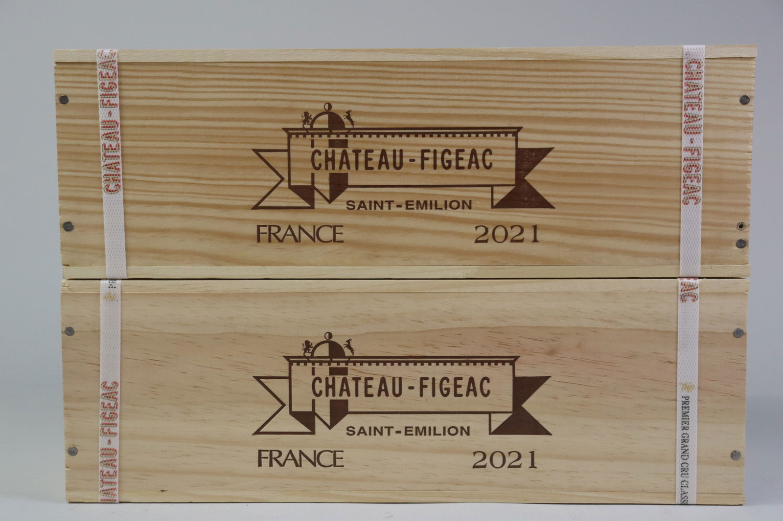 † Château Figeac 2021: Château Figeac 2021 Saint-Émilion, 1er Grand Cru Classé A Excellent level and appearance R 2 magnums - 1.5ltr Per lot €340 - 440Sizemagnums - 1.5ltrConditionExcellent level and