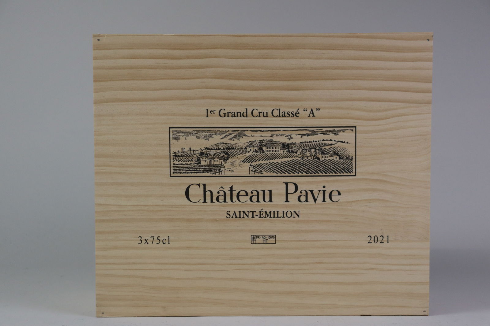 † Château Pavie 2021: Château Pavie 2021 Saint-Émilion, 1er Grand Cru Classé A Excellent level and appearance R 3 bottles Per lot €300 - 400SizebottlesConditionExcellent level and
