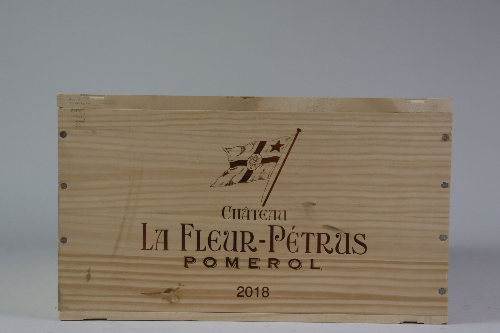 † Château La Fleur-Pétrus 2018: Château La Fleur-Pétrus 2018 Pomerol Excellent level and appearance R 6 bottles Per lot €650 - 950SizebottlesConditionExcellent level and appearanceProvenance† - Please note