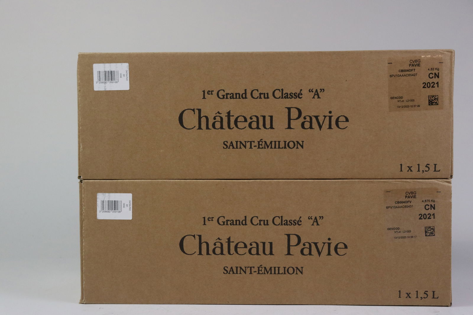 † Château Pavie 2021: Château Pavie 2021 Saint-Émilion, 1er Grand Cru Classé A Excellent level and appearance R 2 magnums - 1.5ltr Per lot €380 - 480Sizemagnums - 1.5ltrConditionExcellent level and