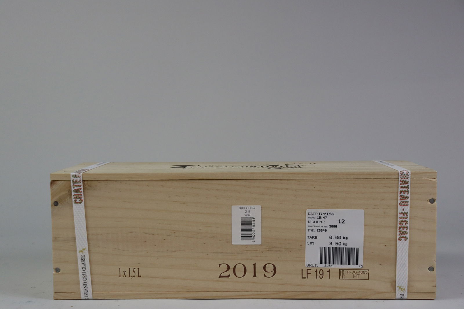 † Château Figeac 2019: Château Figeac 2019 Saint-Émilion, 1er Grand Cru Classé A Excellent level and appearance R 1 magnum - 1.5ltr Per lot €220 - 320Sizemagnum - 1.5ltrConditionExcellent level and