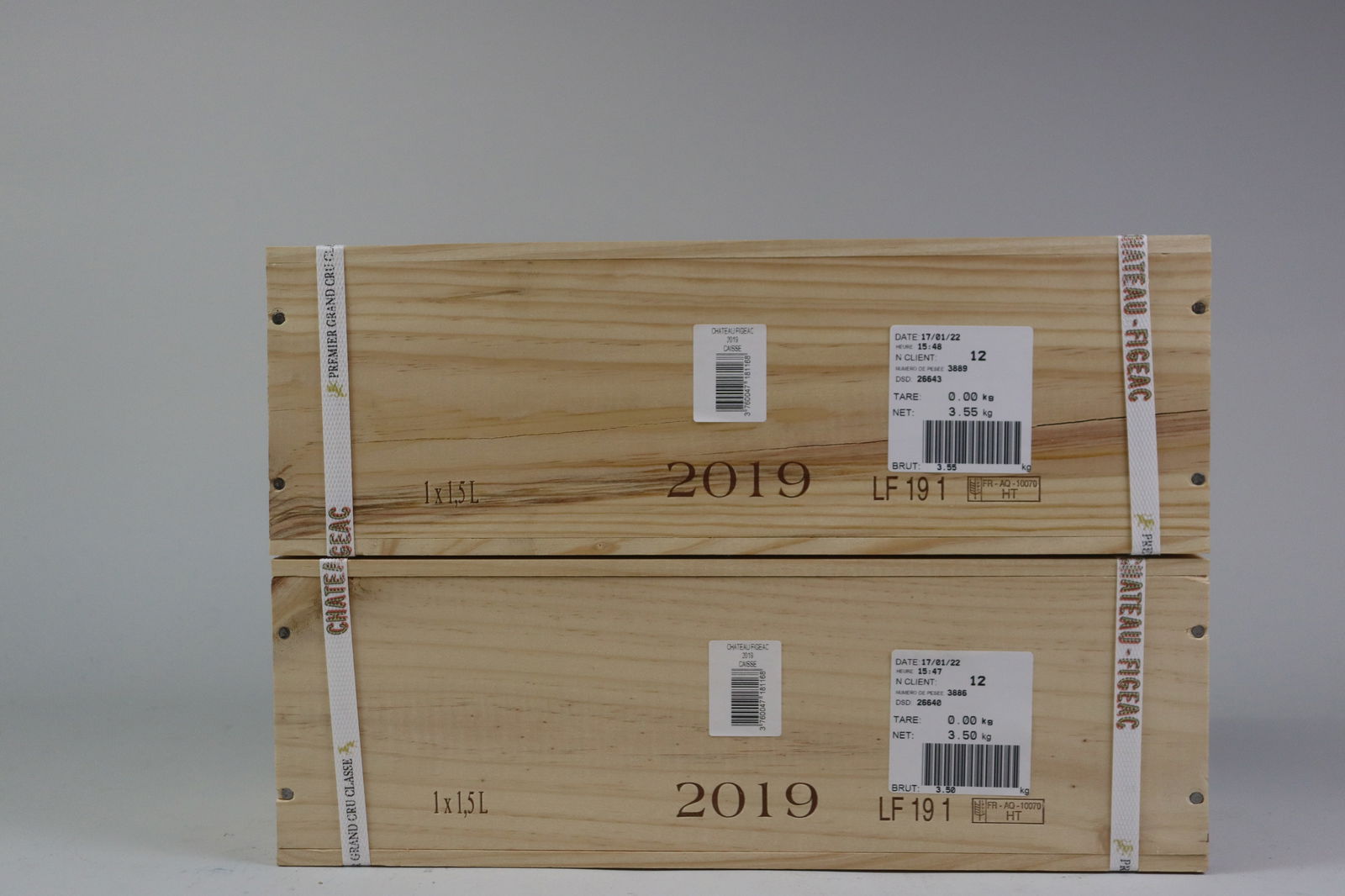 † Château Figeac 2019: Château Figeac 2019 Saint-Émilion, 1er Grand Cru Classé A Excellent level and appearance R 2 magnums - 1.5ltr Per lot €420 - 550Sizemagnums - 1.5ltrConditionExcellent level and