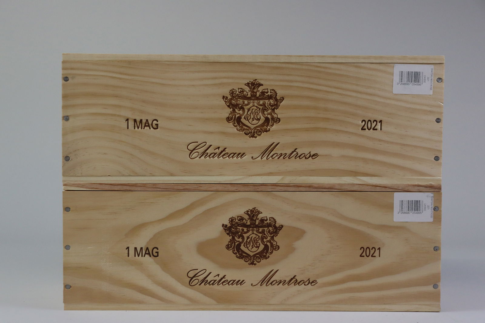 † Château Montrose 2021: Château Montrose 2021 Saint-Estèphe, 2ème Grand Cru Classé Excellent level and appearance R 2 magnums - 1.5ltr Per lot €240 - 340Sizemagnums - 1.5ltrConditionExcellent level