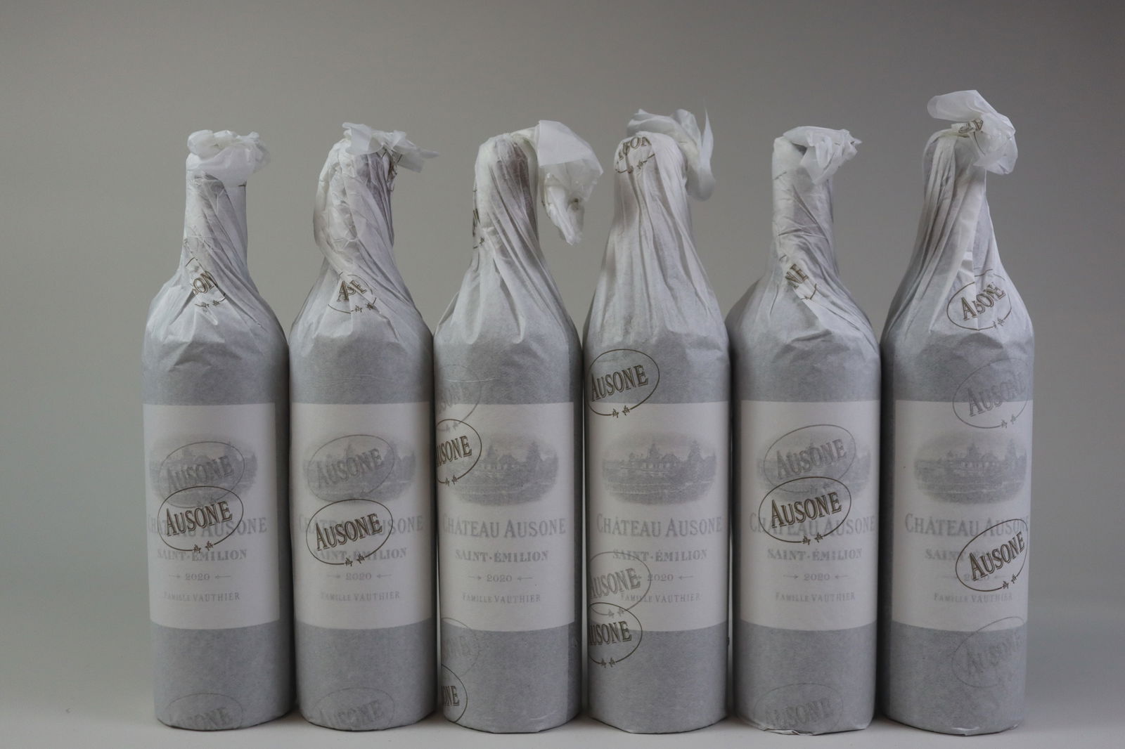 Château Ausone 2020: Château Ausone 2020 Saint-Émilion, 1er Grand Cru Classé A Excellent level and appearance R 6 bottles Per lot €2100 - 2700 Size bottles Condition Excelle