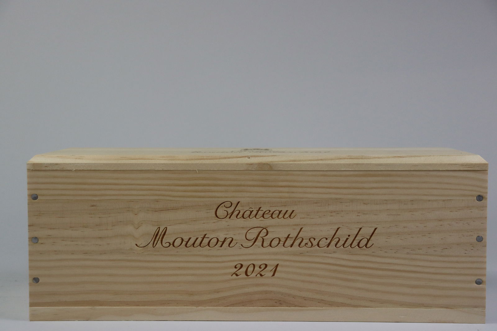 † Château Mouton Rothschild 2021: Château Mouton Rothschild 2021 Pauillac, 1er Grand Cru Classé Excellent level and appearance R 1 magnum - 1.5ltr Per lot €600 - 900Sizemagnum - 1.5ltrConditionExcellent level and