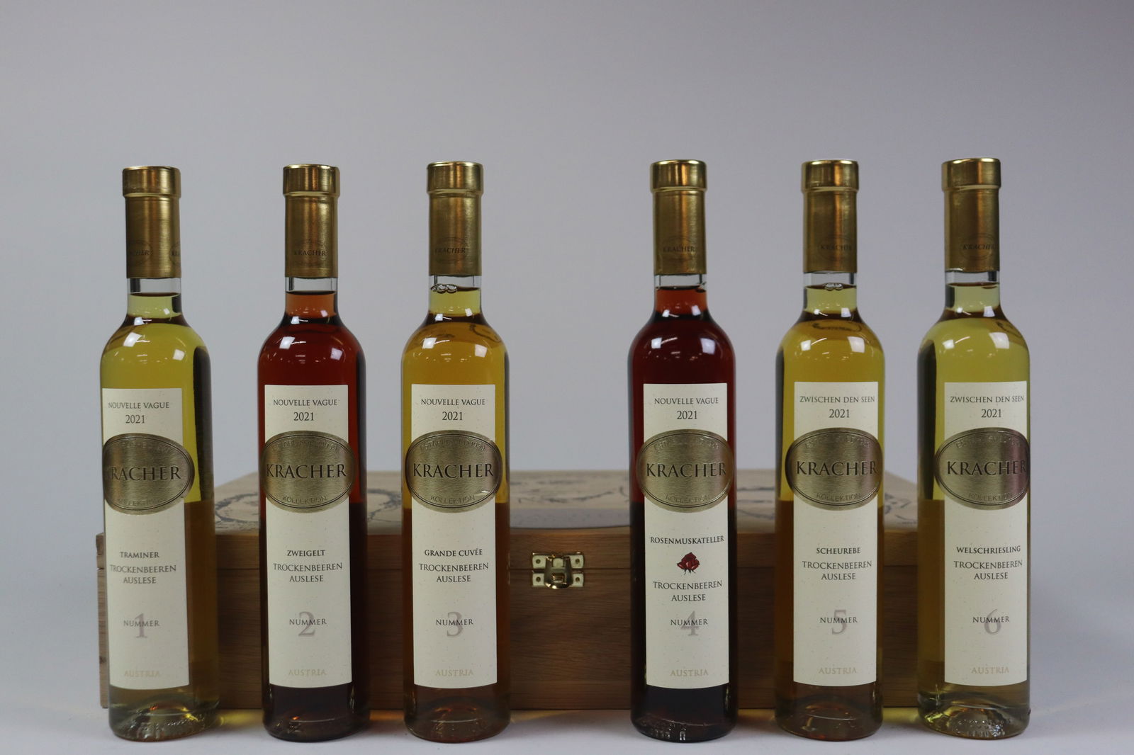 † Kracher Kollektion Trockenbeerenauslese 2021: Traminer Trockenbeerenauslese 'Nouvelle Vague 'Nummer 1' 2021 Weinlaubenhof Alois Kracher, Burgenland Excellent level and appearance W 1 half bottle - 375ml Zweigelt Trockenbeerenauslese 'Nouvelle