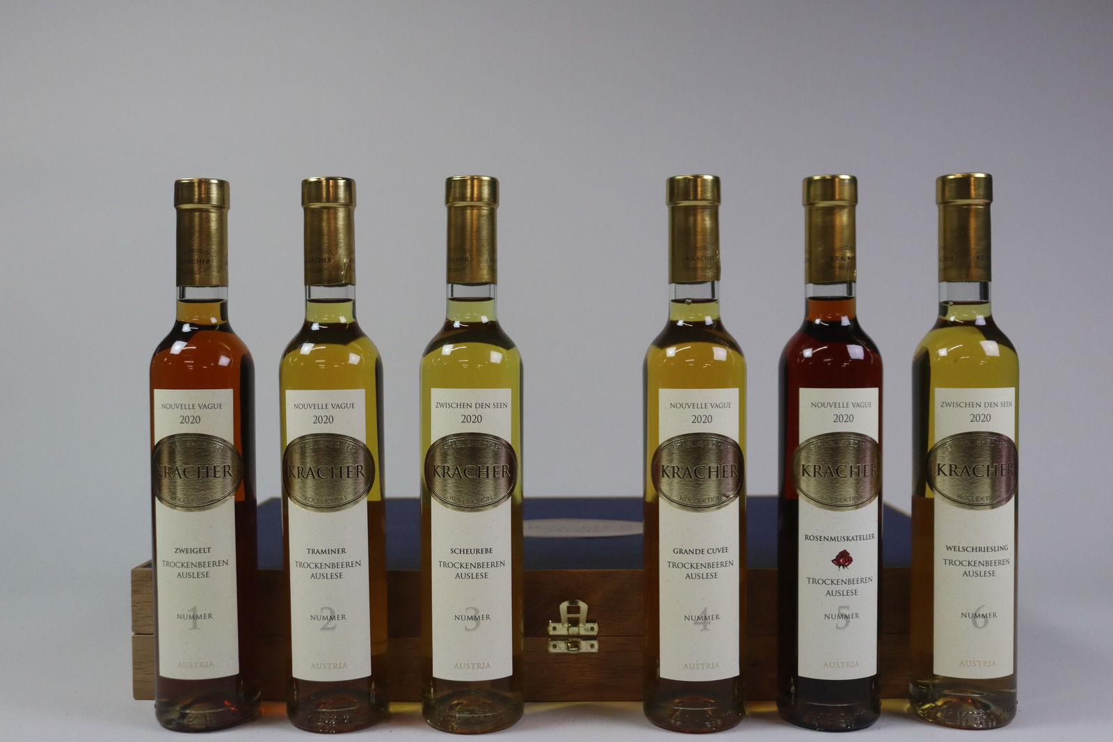 † Kracher Kollektion Trockenbeerenauslese 2020: Zweigelt Trockenbeerenauslese 'Nouvelle Vague 'Nummer 1' 2020 Weinlaubenhof Alois Kracher, Burgenland Excellent level and appearance R 1 half bottle - 375ml Traminer Trockenbeerenauslese 'Nouvelle