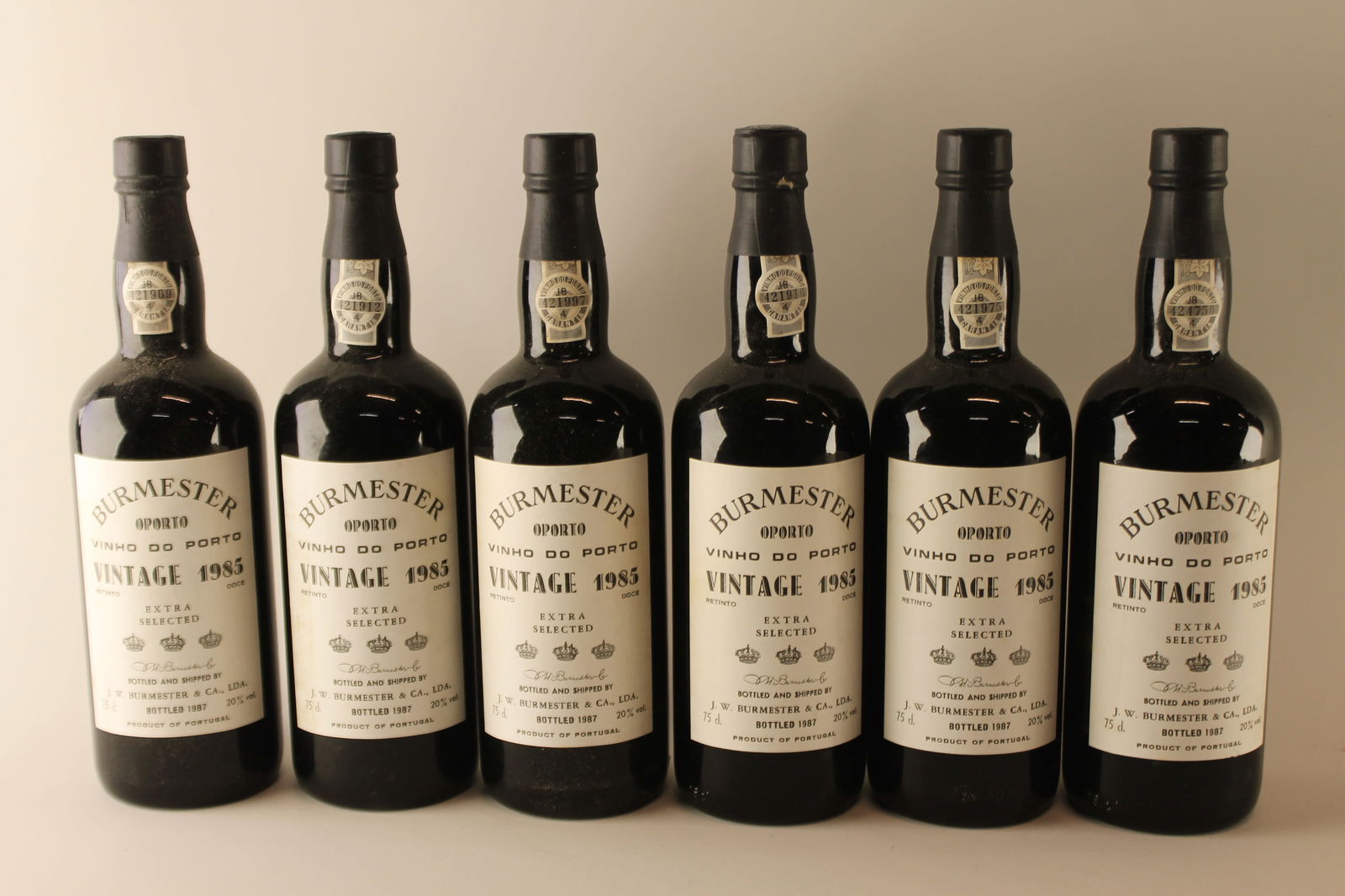 Burmester Vintage Port 1985: Burmester Vintage Port 1985 Bottled in 1987 U. 3.5cm BC, excellent appearance F 12 bottles Per lot €380 - 480 Size bottles Condition U. 3.5cm BC, excellent appearance<