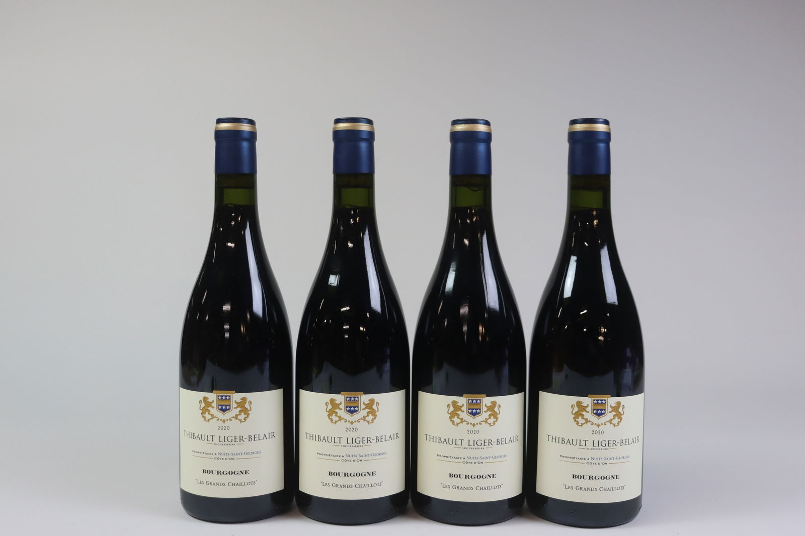 Bourgogne Rouge 'Les Grands Chaillots' 2020: Bourgogne Rouge 'Les Grands Chaillots' 2020 Thibault Liger-Belair, Nuits-Saint-Georges Excellent level and appearance R 4 bottles Per lot €80 - 120SizebottlesConditionExcellent level and