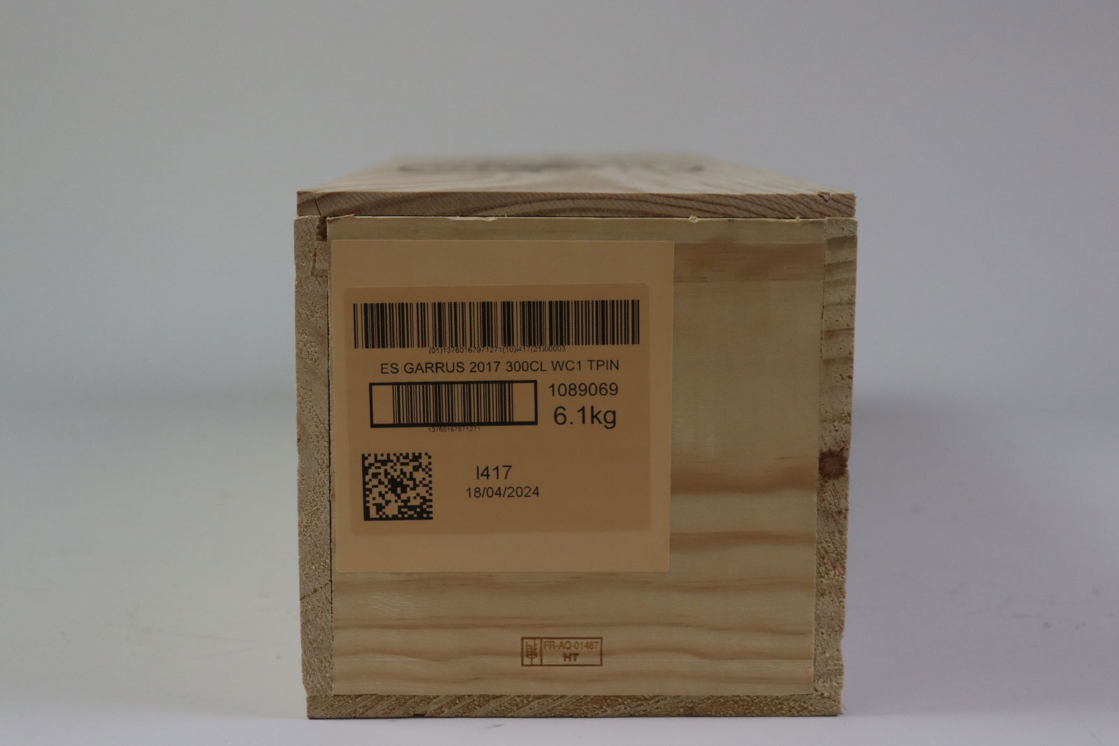 † Côtes de Provence 'Garrus' Rosé 2017: Côtes de Provence 'Garrus' Rosé 2017 Château d'Esclans, La Motte Excellent level and appearance P 1 double magnum - 3ltr Per lot €220 - 320Sizedouble magnum -