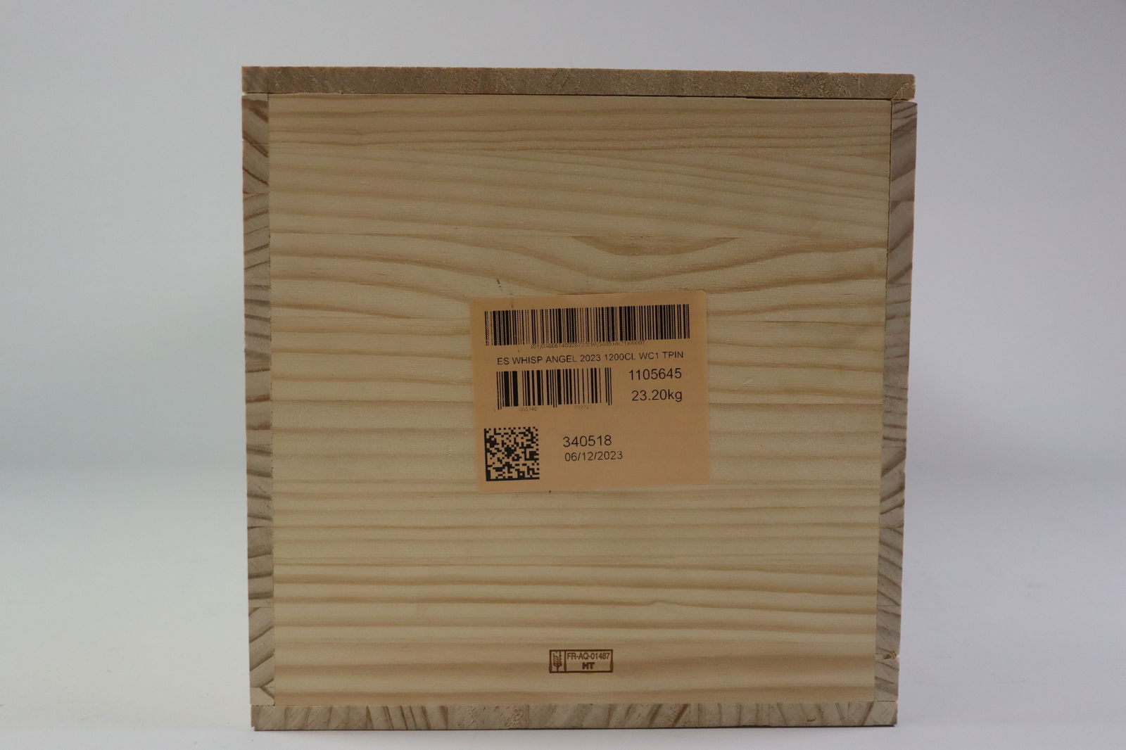 † Côtes de Provence 'Whispering Angel' Rosé 2023: Côtes de Provence 'Whispering Angel' Rosé 2023 Château d'Esclans, La Motte Excellent level and appearance P 1 balthazar - 12ltr Per lot €170 - 250Sizebalthazar -