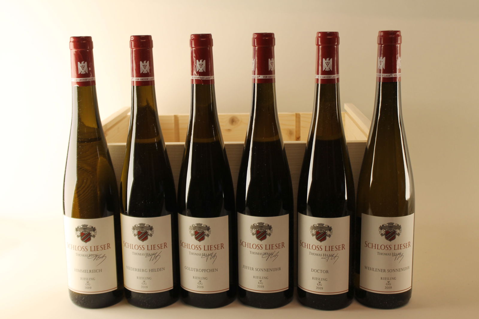 † Schloss Lieser Terroirkist Grosses Gewachs 2019: Piesporter Goldtropfchen Riesling Grosses Gewachs 2019 Schloss Lieser-Thomas Haag, Mosel Excellent level and appearance W 1 bottle Lieserer Niederberg Helden Riesling Grosses Gewachs 2019 Schloss