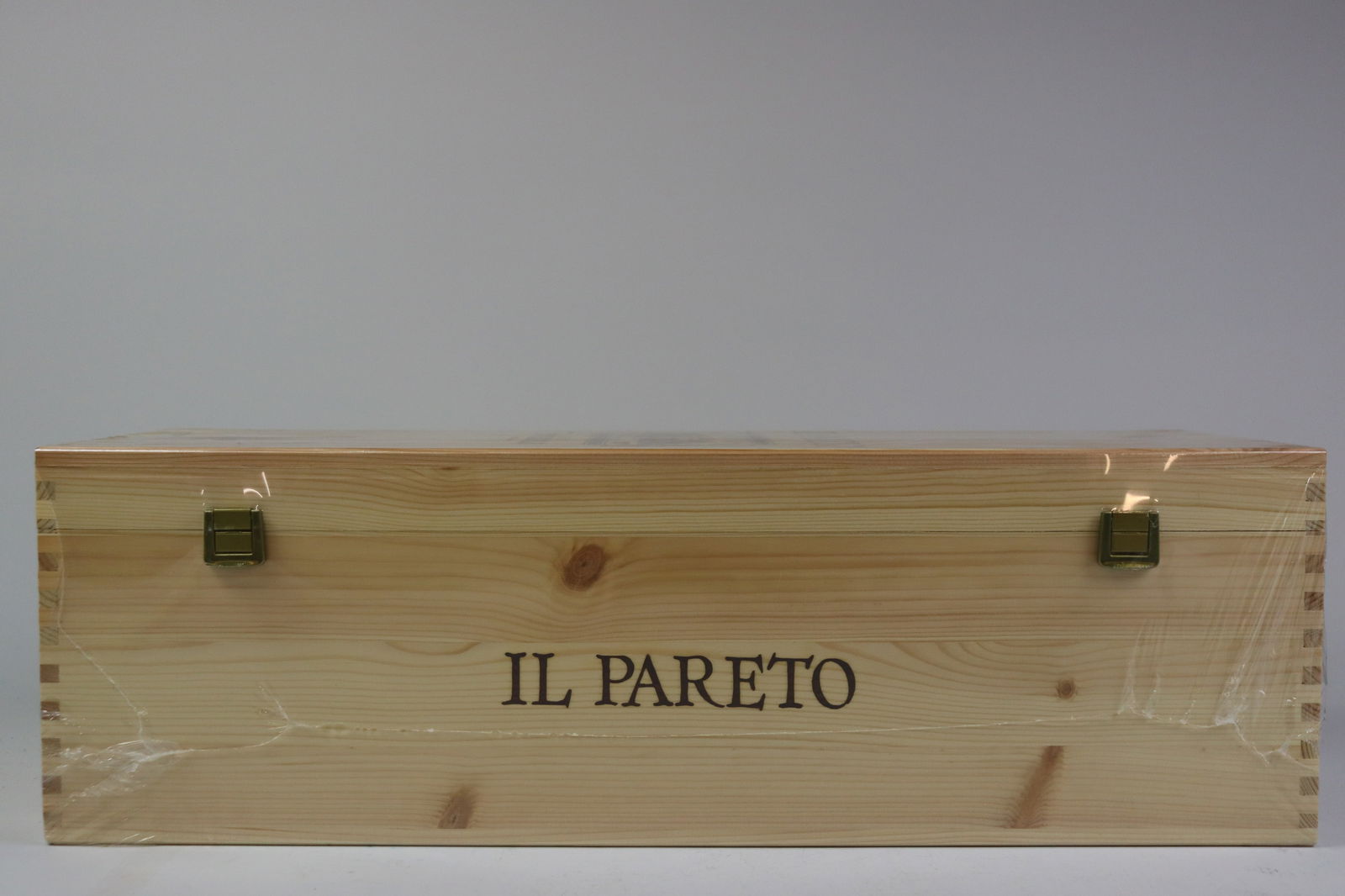 † Toscana IGT 'Il Pareto' 2016: Toscana IGT 'Il Pareto' 2016 Tenute di Nozzole, Greve in Chianti Excellent level and appearance R 1 impérial - 5ltr Per lot €260 - 360 Size impérial - 5ltr Condition