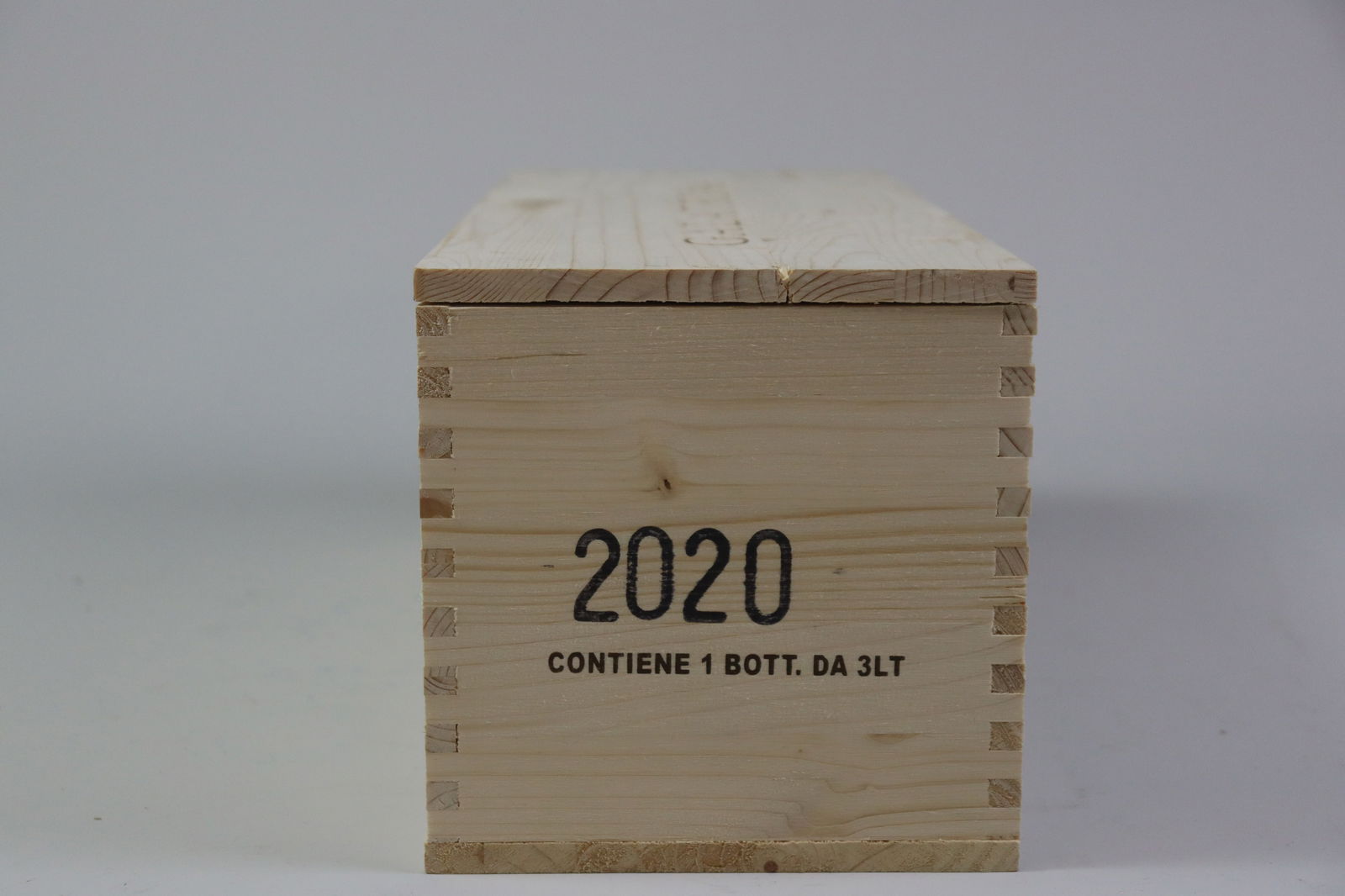 † Valdarno di Sopra 'Galatrona' 2020: Valdarno di Sopra 'Galatrona' 2020 Petrolo, Bucine Excellent level and appearance R 1 double magnum - 1.5ltr Per lot €170 - 250 Size double magnum - 1.5ltr Condition E