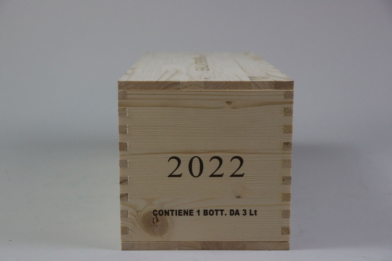 † Valdarno di Sopra 'Galatrona' 2022: Valdarno di Sopra 'Galatrona' 2022 Petrolo, Bucine Excellent level and appearance R 1 double magnum - 1.5ltr Per lot €200 - 300 Size double magnum - 1.5ltr Condition E