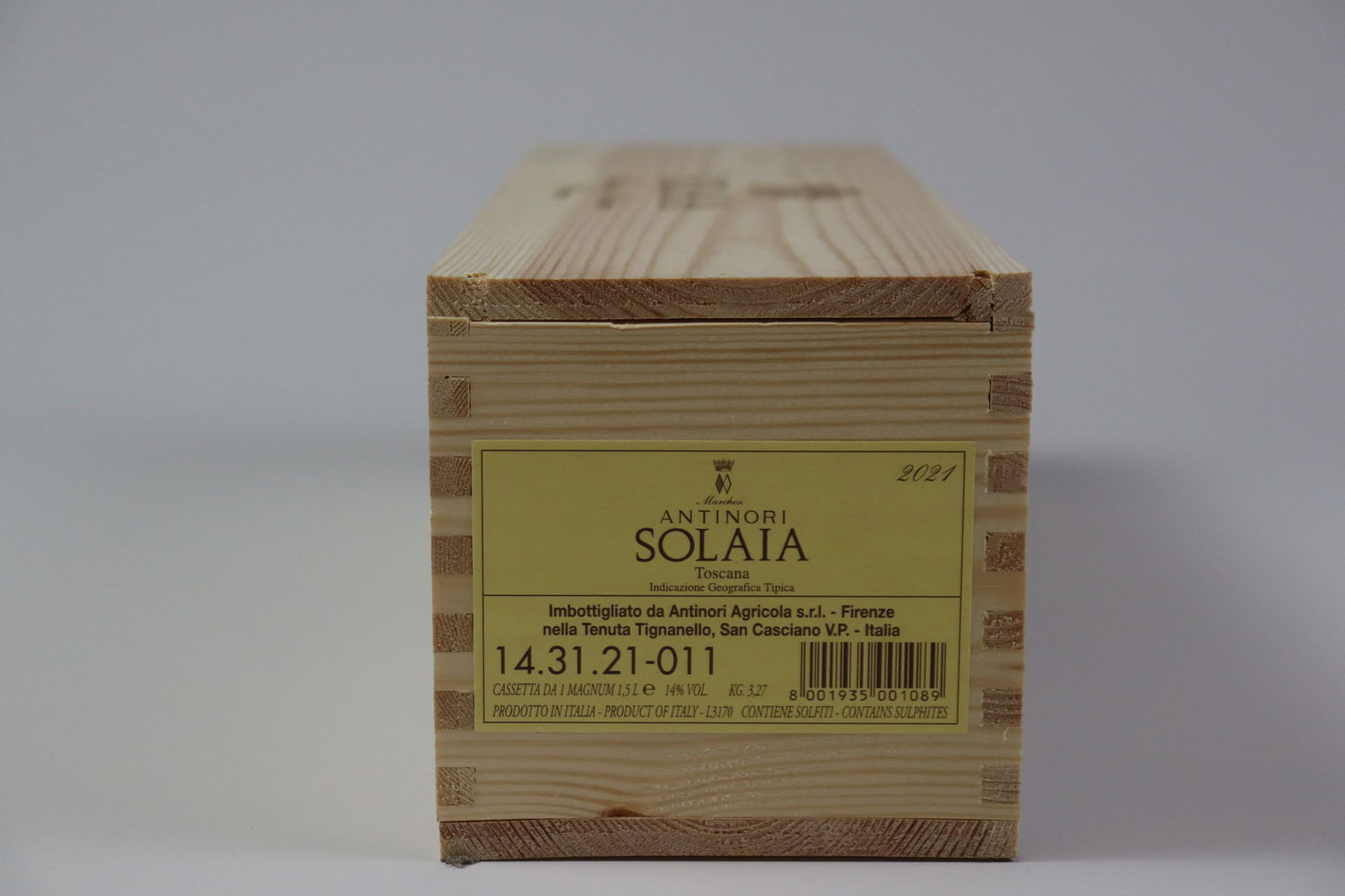 † Toscana IGT 'Solaia' 2021: Toscana IGT 'Solaia' 2021 Marchesi Antinori, Firenze Excellent level and appearance R 1 magnum - 1.5ltr Per lot €280 - 380Sizemagnum - 1.5ltrConditionExcellent level and