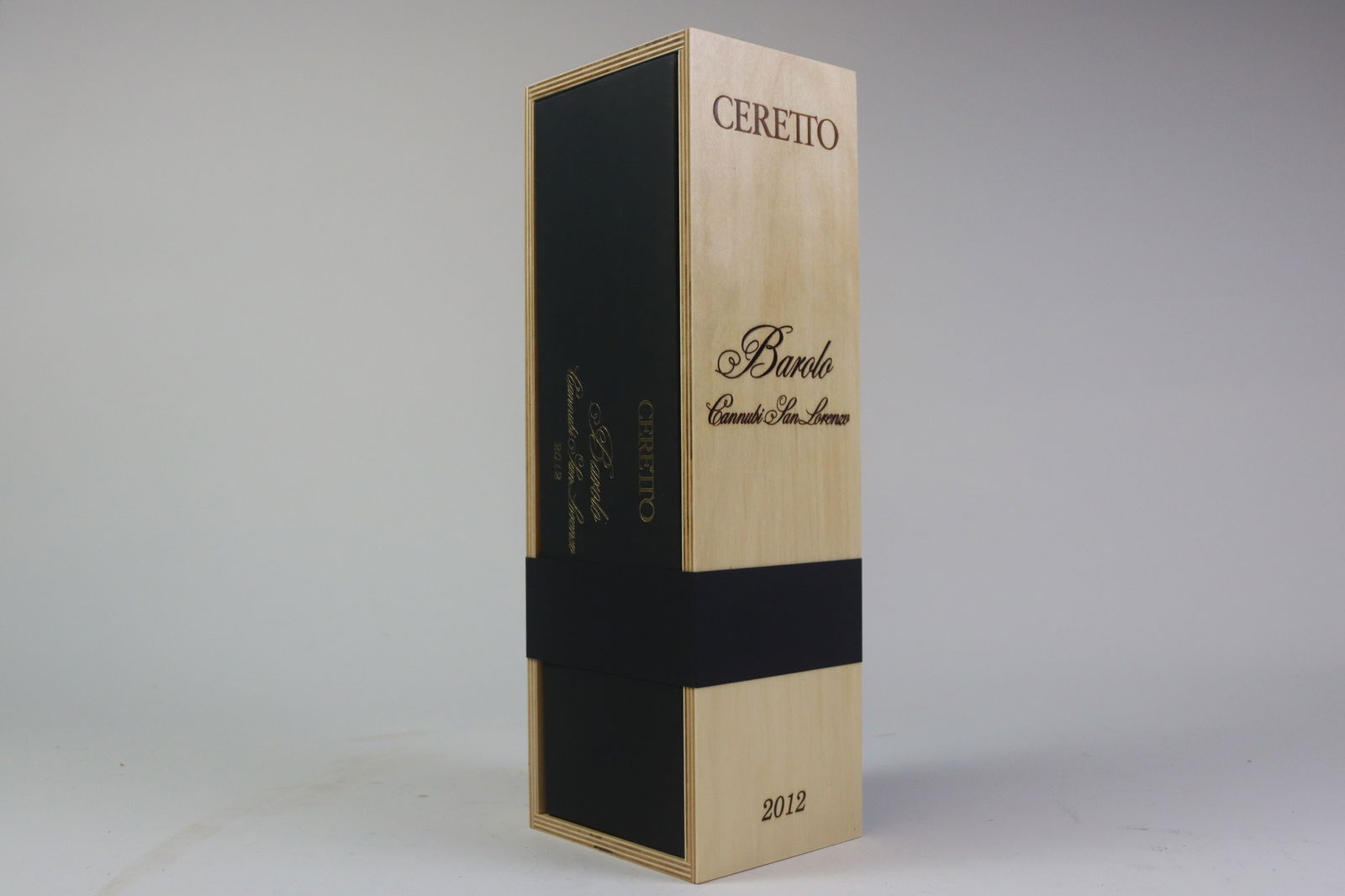 † Barolo 'Cannubi San Lorenzo' 2012: Barolo 'Cannubi San Lorenzo' 2012 Ceretto, Alba Excellent level and appearance R 1 magnum - 1.5ltr Per lot €440 - 600 Size magnum - 1.5ltr Condition Excellent level an