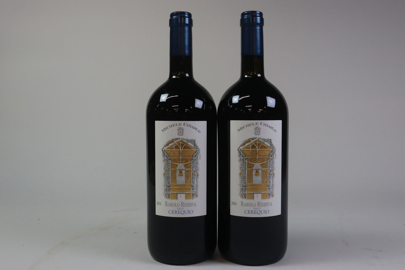 † Barolo Riserva 'Cerequio' 2016: Barolo Riserva 'Cerequio' 2016 Michele Chiarlo, Calamandrana Excellent level and appearance R 2 magnums - 1.5ltr Per lot €260 - 360 Size magnums - 1.5ltr Condition Exc