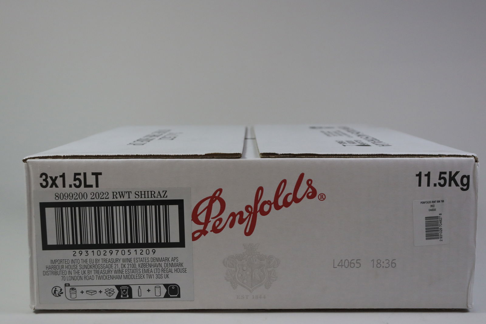 † Shiraz 'RWT - Bin 798' 2022: Shiraz 'RWT - Bin 798' 2022 Penfolds, Barossa Valley Excellent level and appearance R 3 magnums - 1.5ltr Per lot €380 - 480 Size magnums - 1.5ltr Condition Excellent l