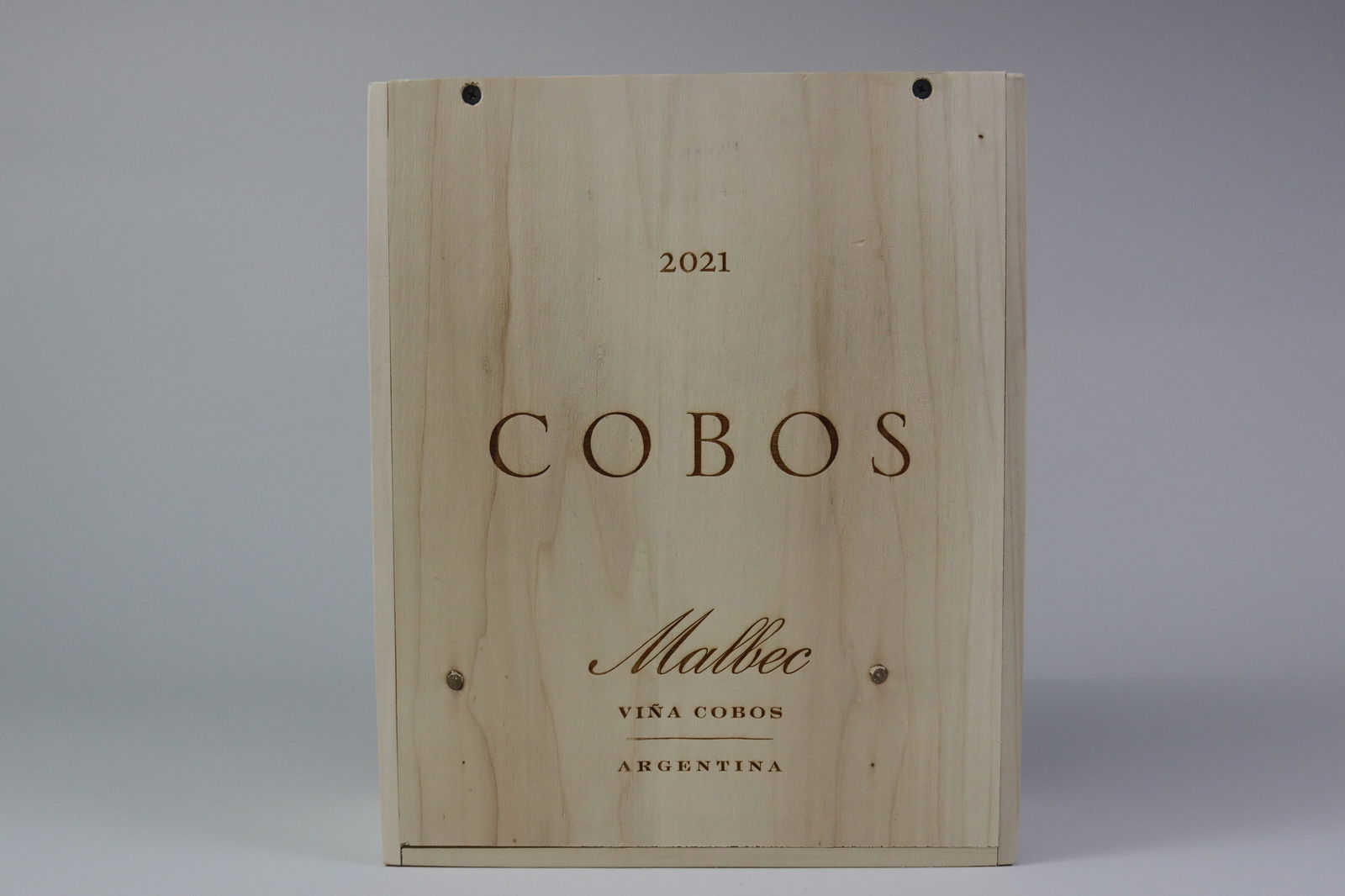 † Malbec 'Cobos' 2021: Malbec 'Cobos' 2021 Viña Cobos, Mendoza Excellent level and appearance R 3 bottles Per lot €240 - 340SizebottlesConditionExcellent level and appearanceProvenance† - Please note that