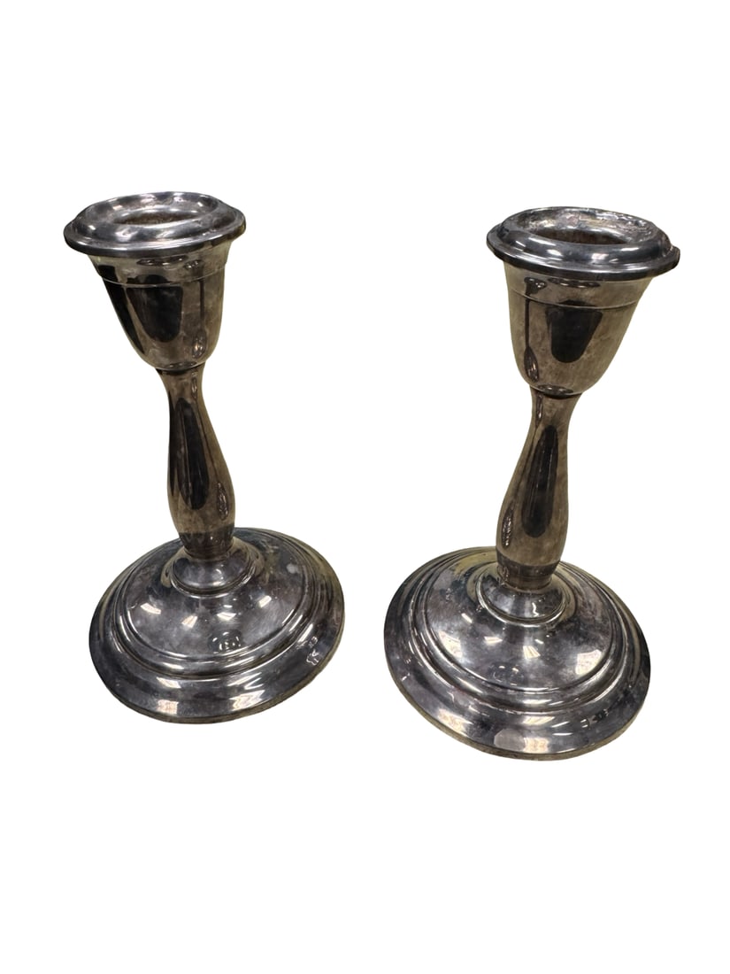 Pair of Suffolk Silversmiths Sterling Candlesticks (K639) (1 of 5)