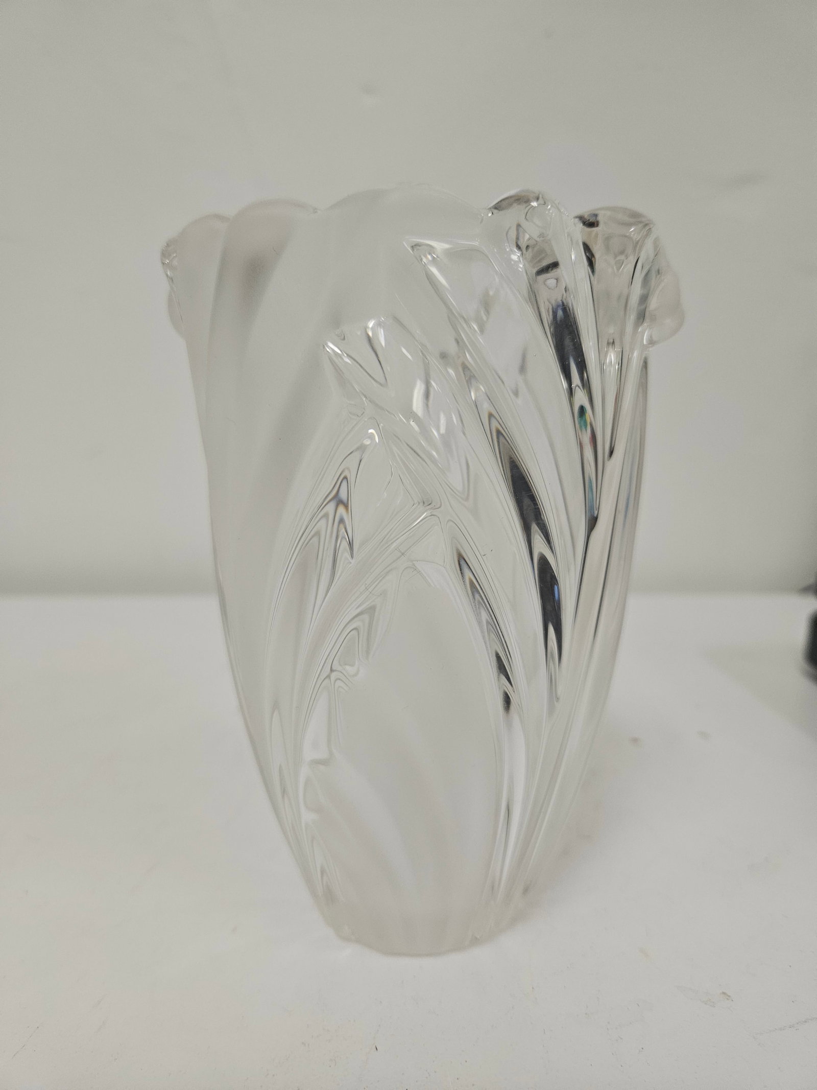 Art Glass Vase with Leaf Pattern (1 of 4)