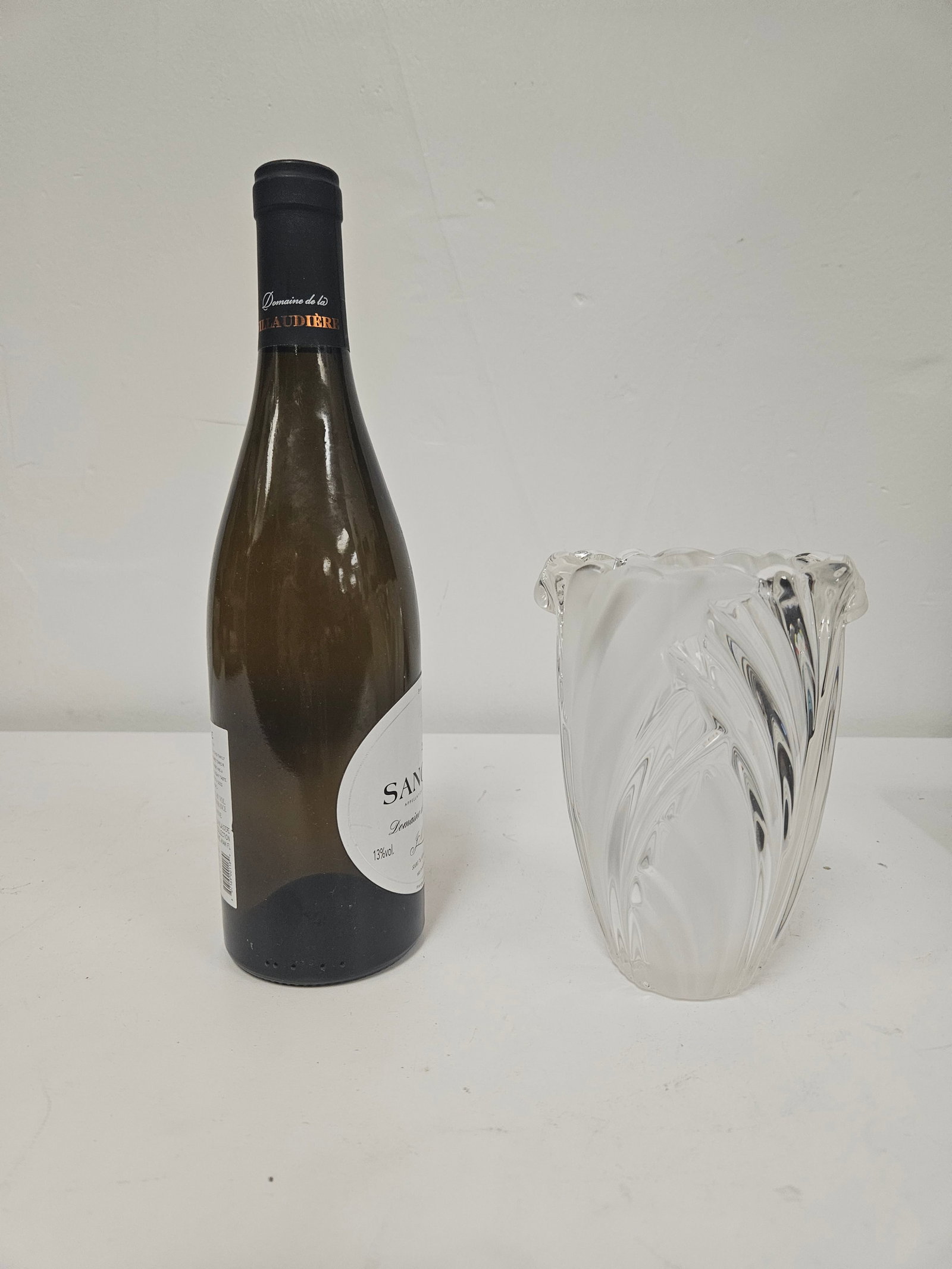 Art Glass Vase with Leaf Pattern - 2