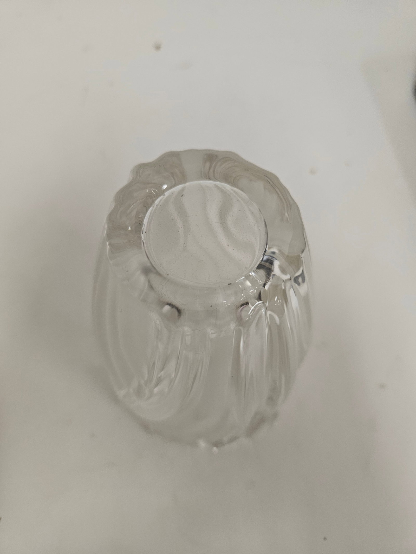 Art Glass Vase with Leaf Pattern - 4
