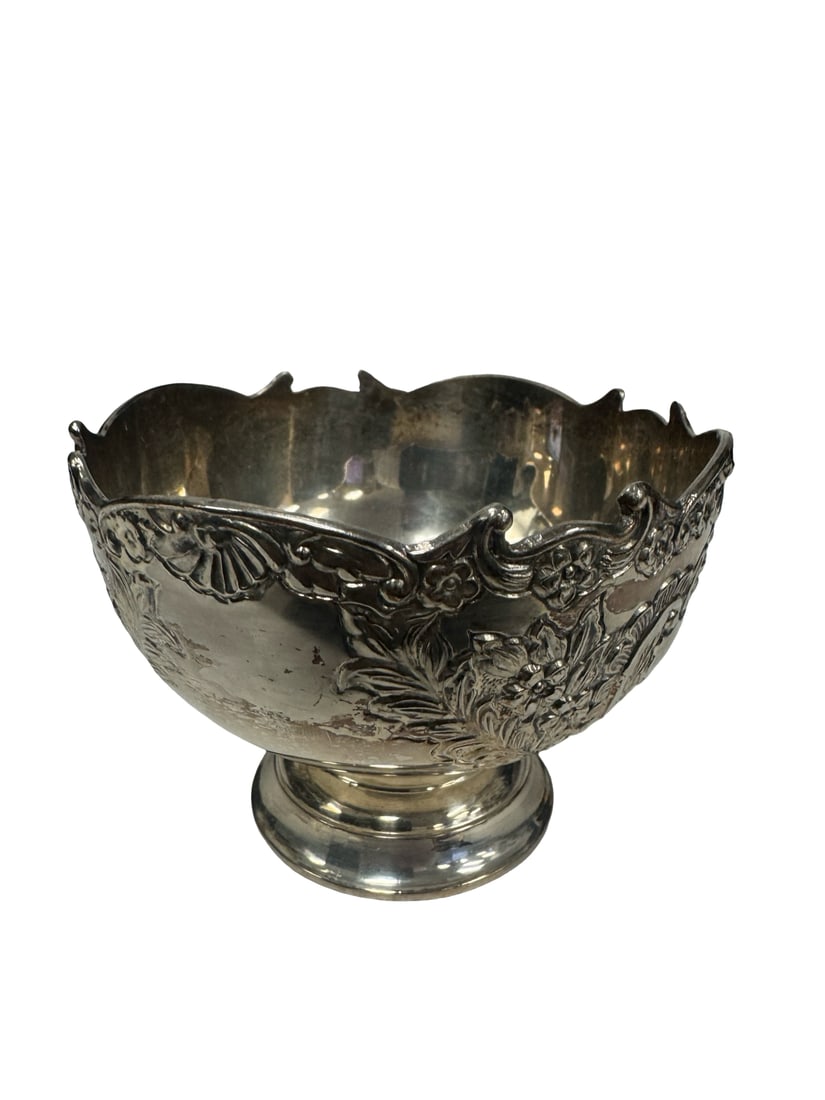 Ornate Repoussé Silver Plate Footed Bowl (1 of 8)