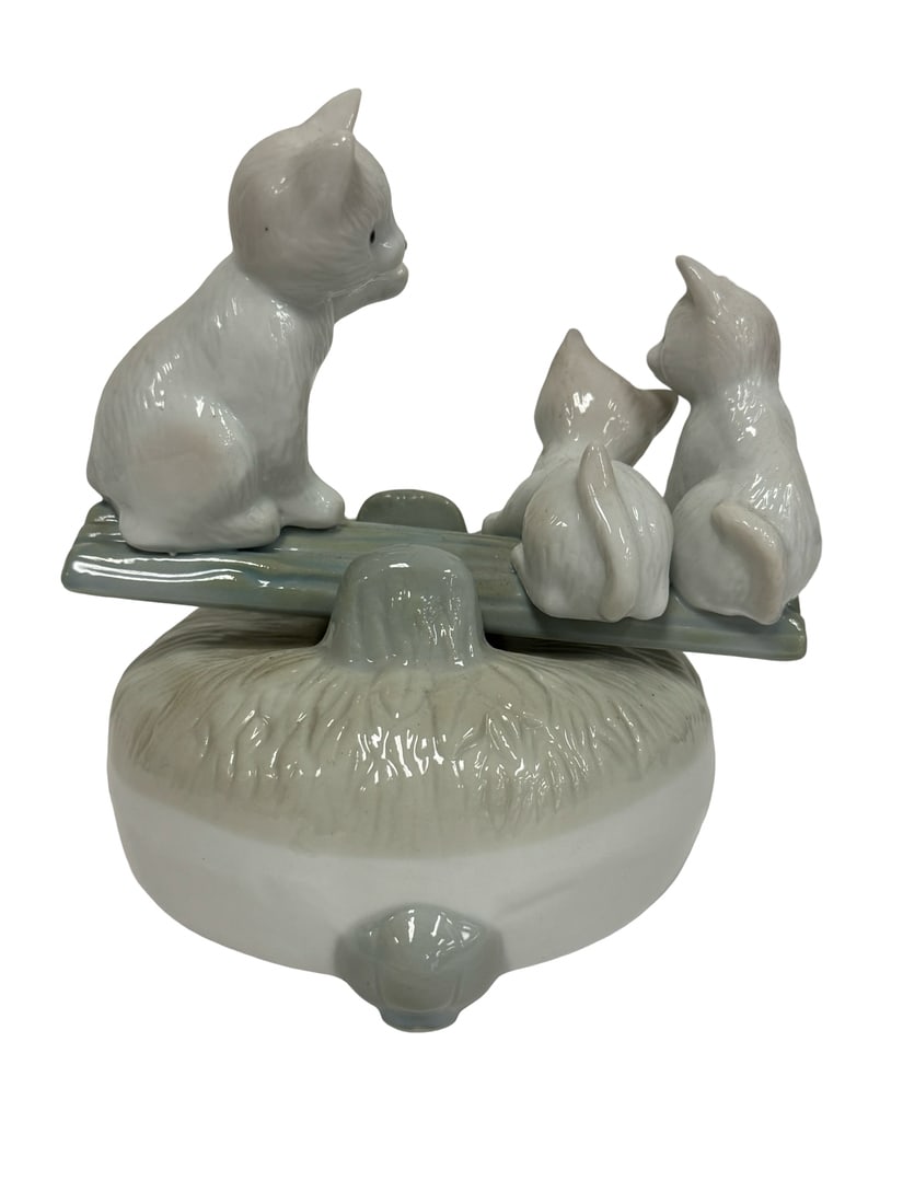 Vintage Porcelain Seesaw Kittens Music B (1 of 4)