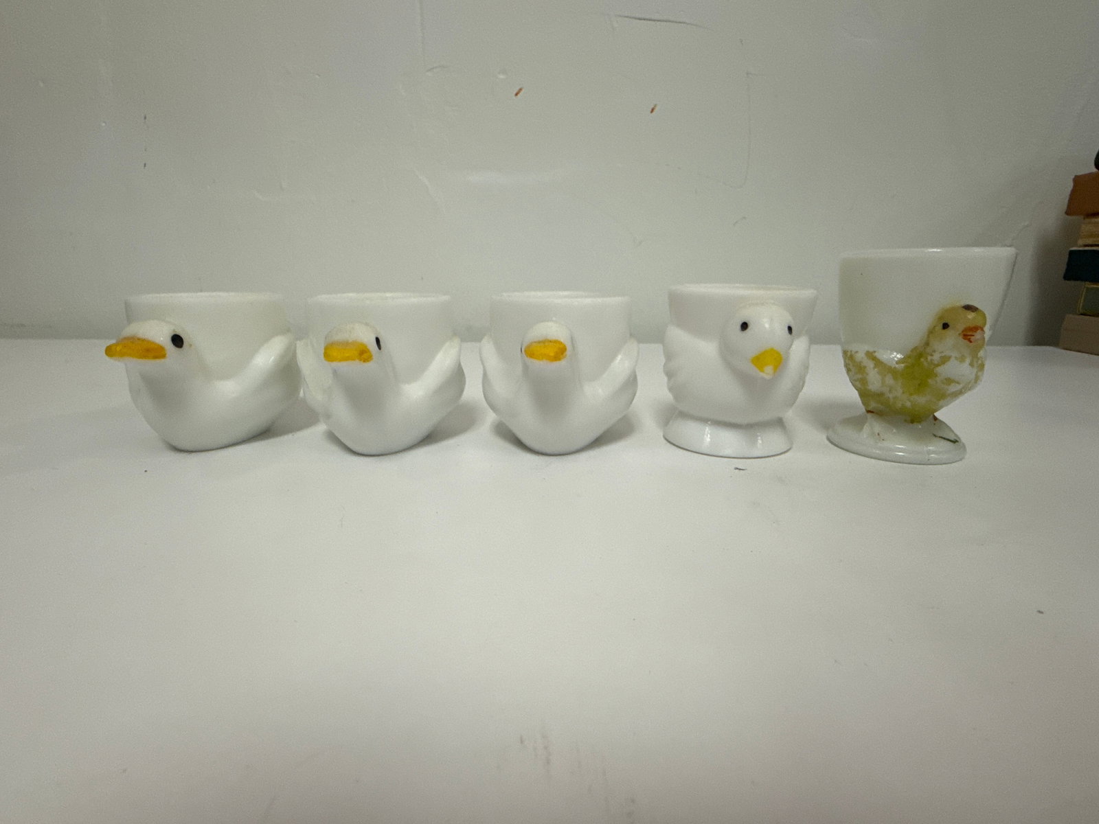5 Vintage Milk Glass Figural Egg Cups (1 of 6)
