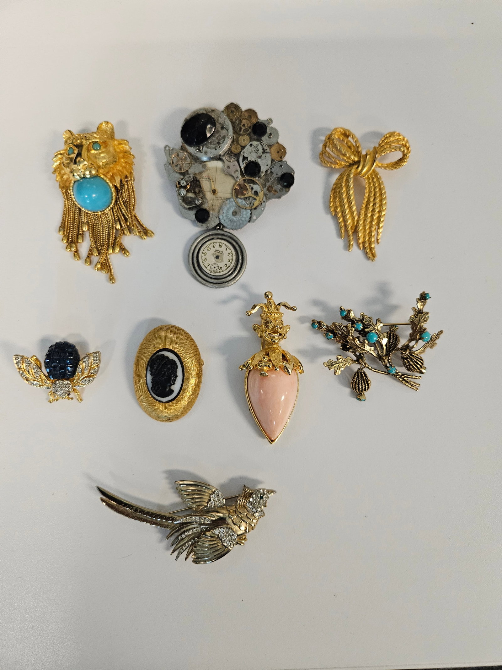 8pc Vintage Costume Jewelry Brooch Lot (1 of 9)
